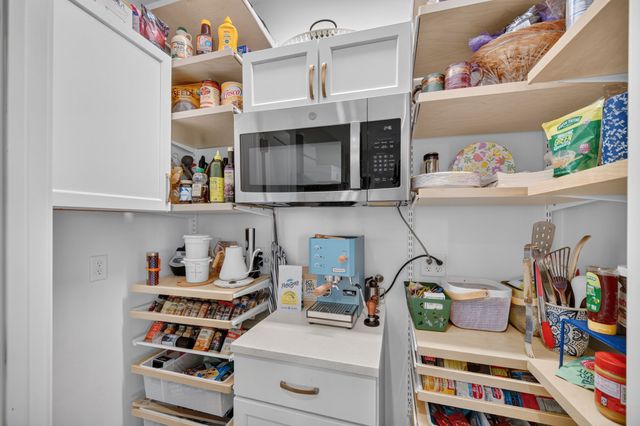 9309 Bellflower Lane, Norwalk, IA 50211