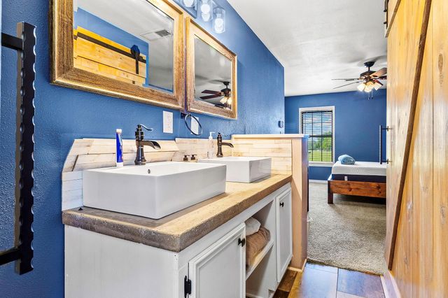 536 Weavers Cove, Livingston, TX 77351