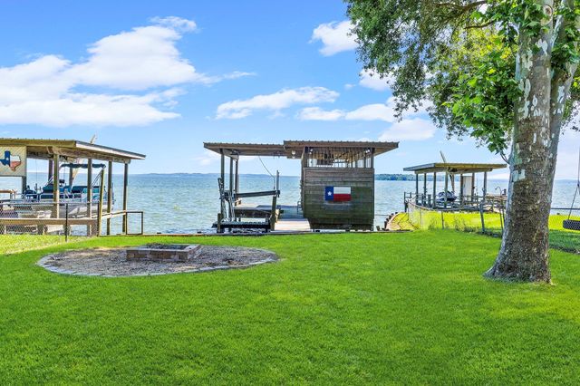 536 Weavers Cove, Livingston, TX 77351
