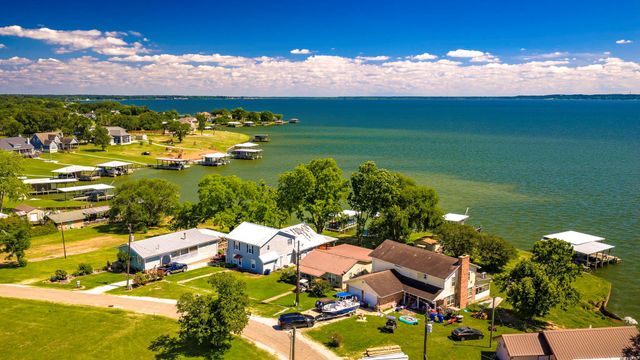 536 Weavers Cove, Livingston, TX 77351