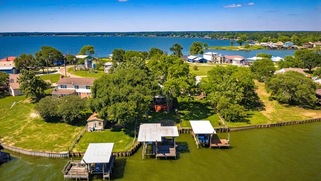 536 Weavers Cove, Livingston, TX 77351