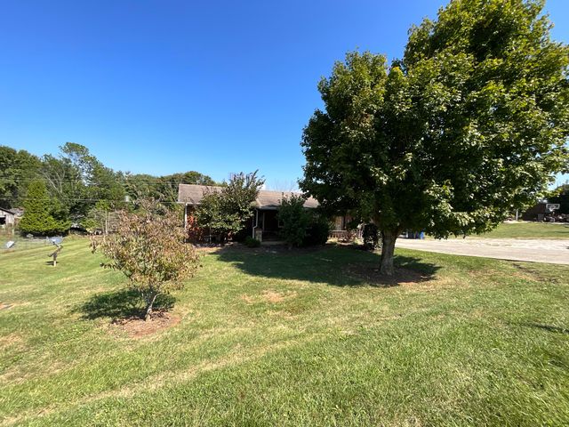 300 E Langdon Road, Science Hill, KY 42553