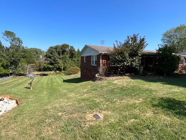 300 E Langdon Road, Science Hill, KY 42553