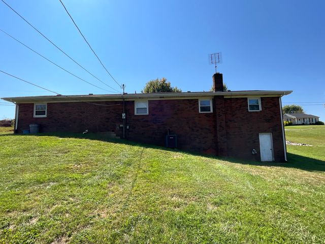 300 E Langdon Road, Science Hill, KY 42553
