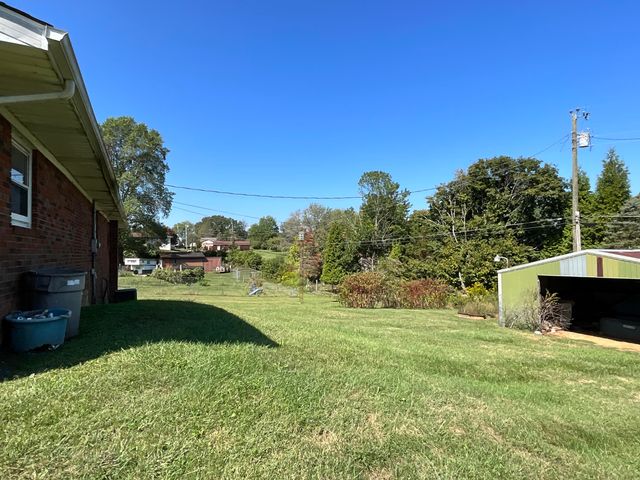 300 E Langdon Road, Science Hill, KY 42553