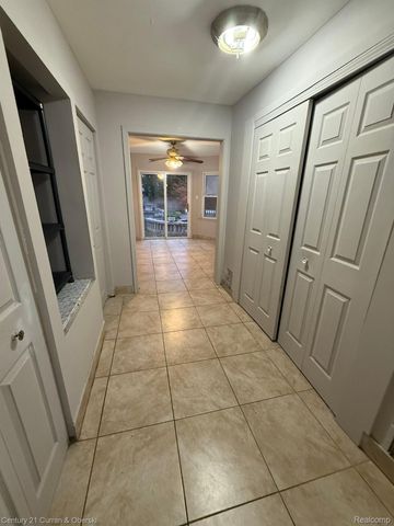 5938 KINMORE Street, Dearborn Heights, MI 48127