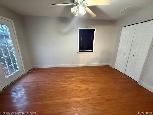 5938 KINMORE Street, Dearborn Heights, MI 48127