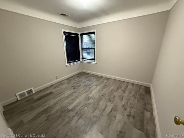 5938 KINMORE Street, Dearborn Heights, MI 48127