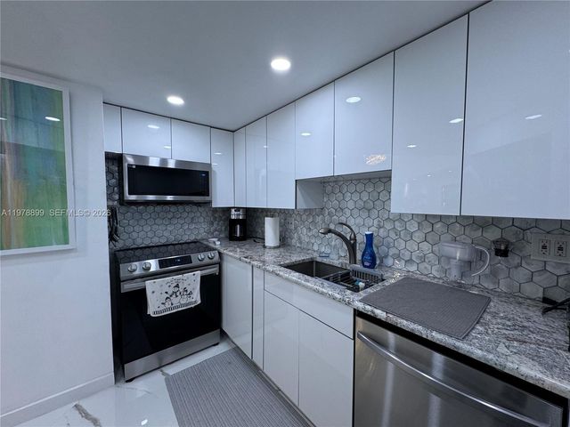 999 Brickell Bay Dr 710, Miami, FL 33131