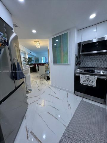 999 Brickell Bay Dr 710, Miami, FL 33131