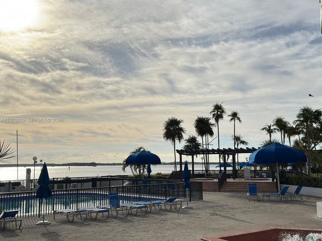 999 Brickell Bay Dr 710, Miami, FL 33131