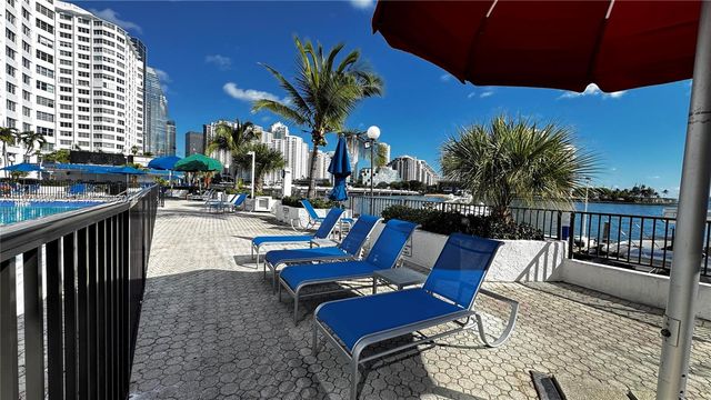 999 Brickell Bay Dr 710, Miami, FL 33131