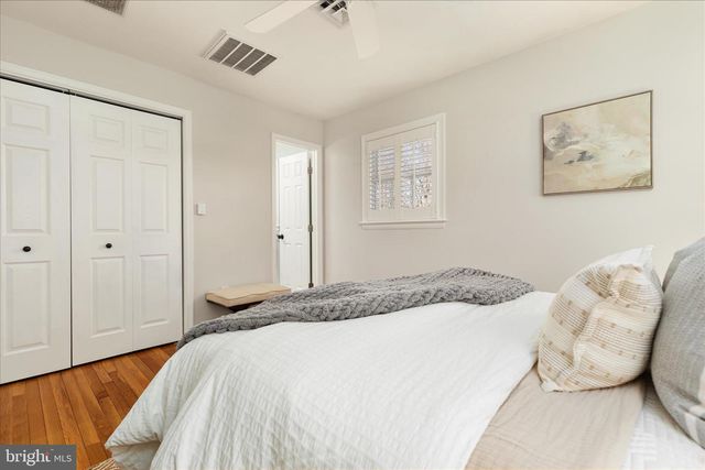 12016 WAYLAND ST, Oakton, VA 22124