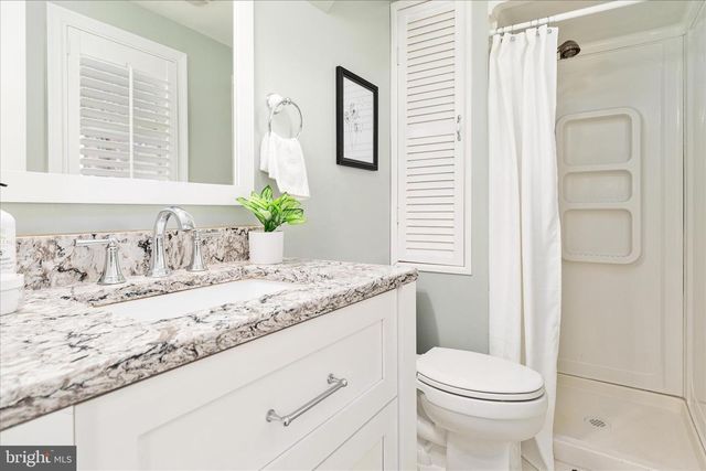 12016 WAYLAND ST, Oakton, VA 22124