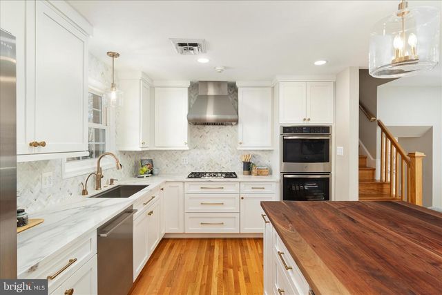 12016 WAYLAND ST, Oakton, VA 22124