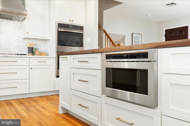 12016 WAYLAND ST, Oakton, VA 22124