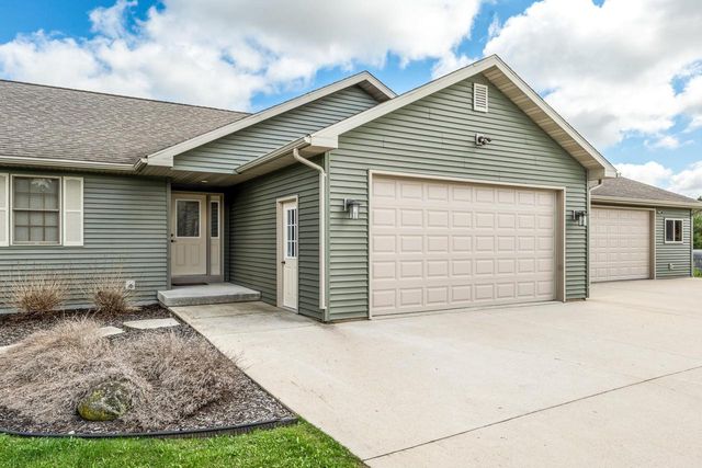 N6008 Forest Ridge Road, Green Lake, WI 54941