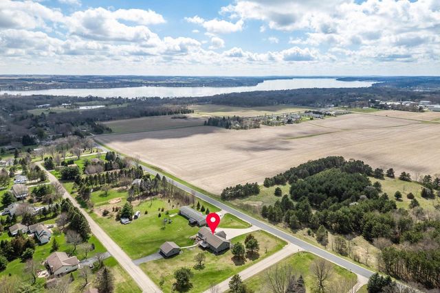 N6008 Forest Ridge Road, Green Lake, WI 54941