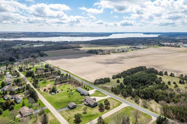 N6008 Forest Ridge Road, Green Lake, WI 54941