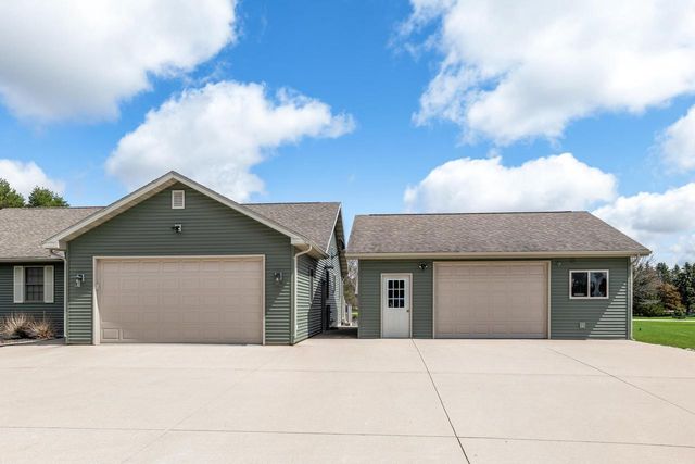 N6008 Forest Ridge Road, Green Lake, WI 54941