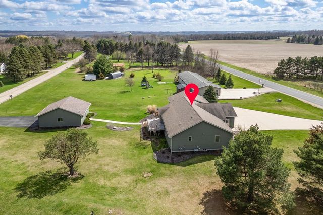 N6008 Forest Ridge Road, Green Lake, WI 54941