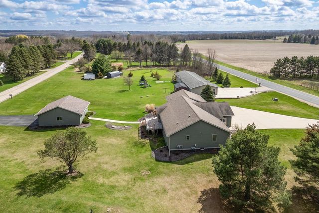 N6008 Forest Ridge Road, Green Lake, WI 54941