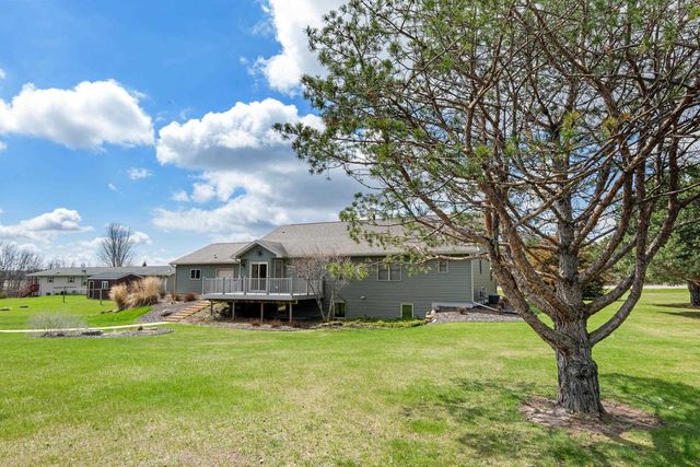 N6008 Forest Ridge Road, Green Lake, WI 54941