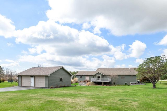 N6008 Forest Ridge Road, Green Lake, WI 54941