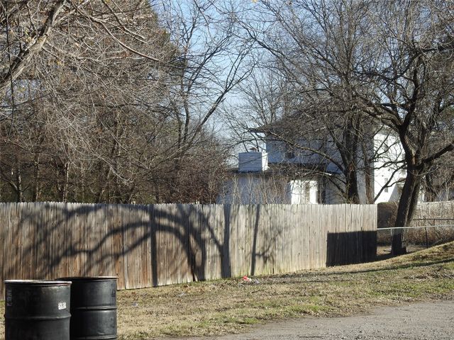 410 W Fairview Street, Sherman, TX 75092