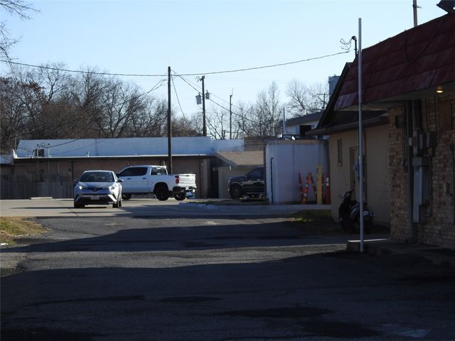 410 W Fairview Street, Sherman, TX 75092