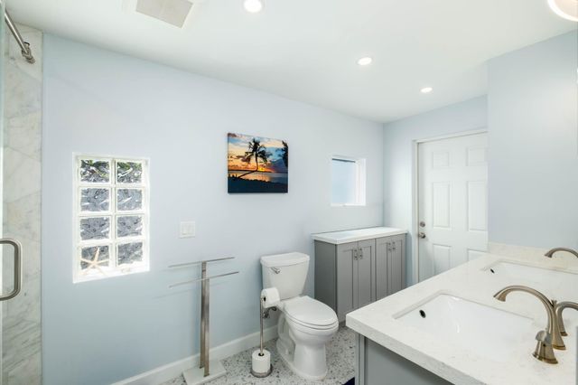 172 Pearl Avenue, Plantation Key, FL 33070