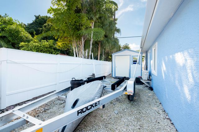 172 Pearl Avenue, Plantation Key, FL 33070