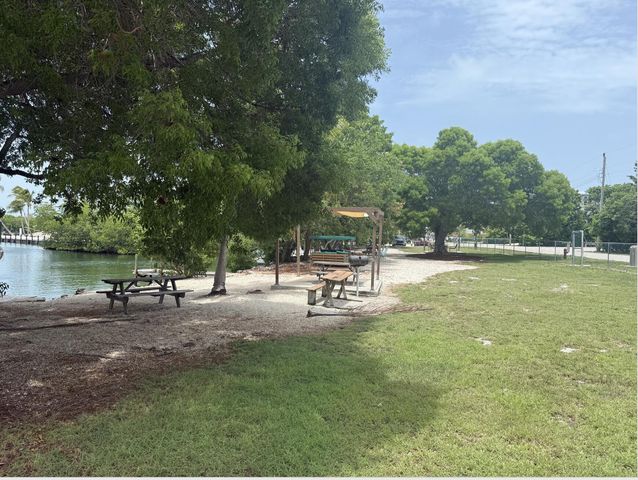 172 Pearl Avenue, Plantation Key, FL 33070