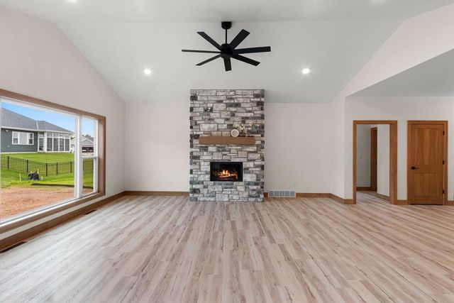 1782 DALLAS LANE, De Pere, WI 54115