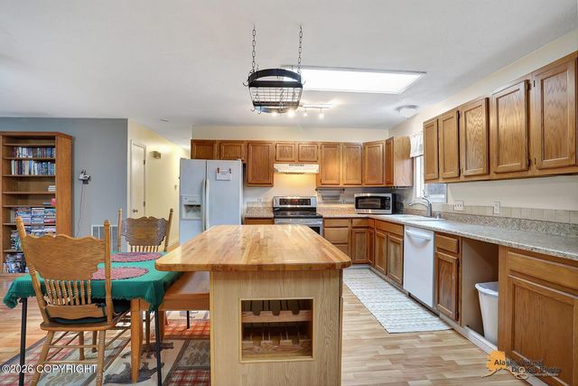 5675 E Fir Road, Wasilla, AK 99654