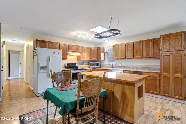 5675 E Fir Road, Wasilla, AK 99654