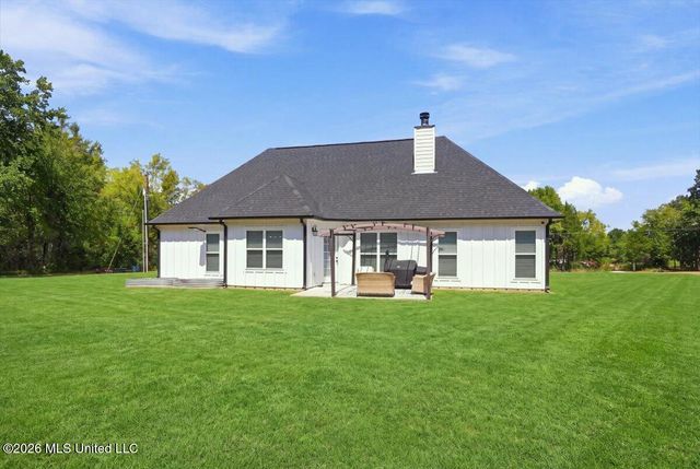 176 Carrington Road, Byhalia, MS 38611