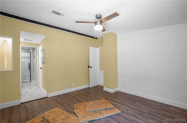 6550 SE Debra Avenue, Inglis, FL 34449