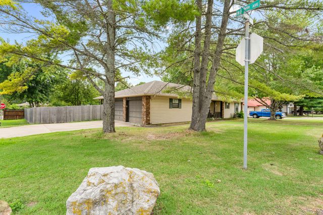 1106 April Drive, Ozark, MO 65721
