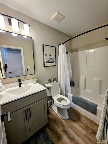 101 Woodline Court, St Peters, MO 63376