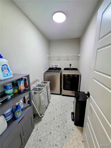 101 Woodline Court, St Peters, MO 63376