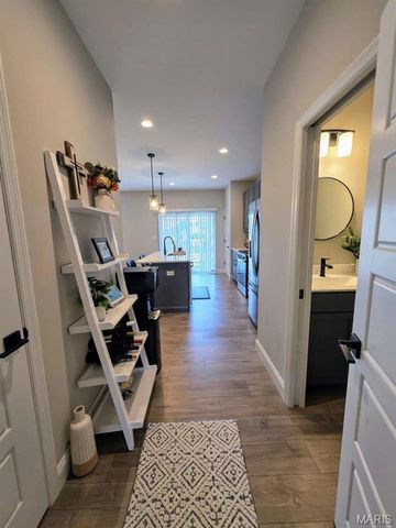 101 Woodline Court, St Peters, MO 63376