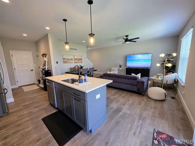 101 Woodline Court, St Peters, MO 63376