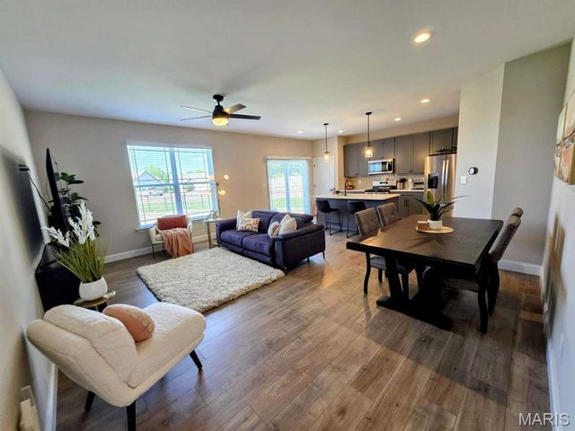 101 Woodline Court, St Peters, MO 63376