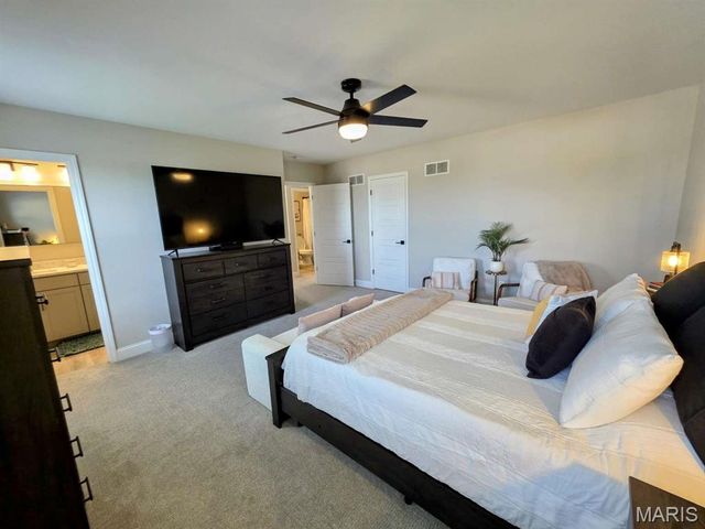 101 Woodline Court, St Peters, MO 63376