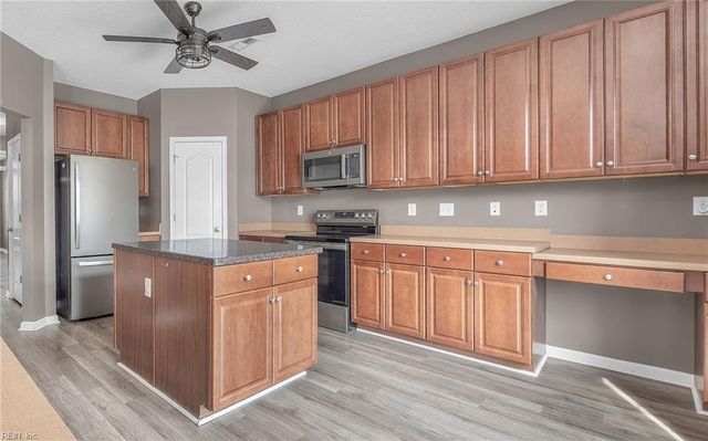 1023 Silver Charm CIR, Suffolk, VA 23435