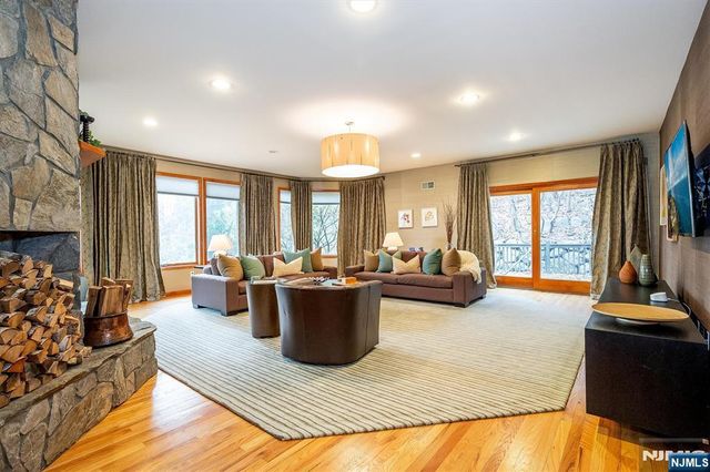 43 Bradford Avenue, Montclair, NJ 07043