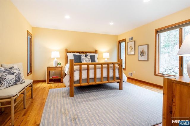 43 Bradford Avenue, Montclair, NJ 07043