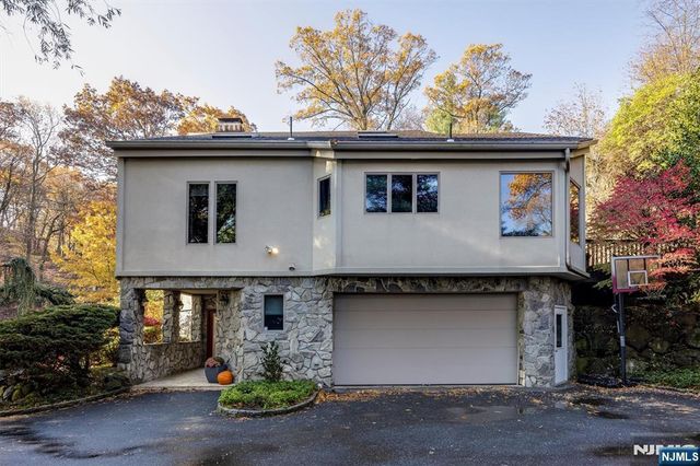 43 Bradford Avenue, Montclair, NJ 07043