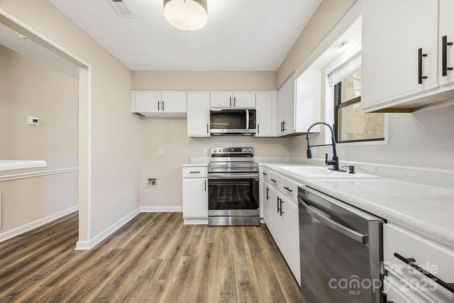 1605 Abbey Circle, Asheville, NC 28805